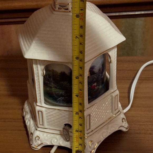 2005 Thomas Kinkade Ceramic Gazebo Music Box Night Light-WORKS! Beautiful! - Picture 9 of 10